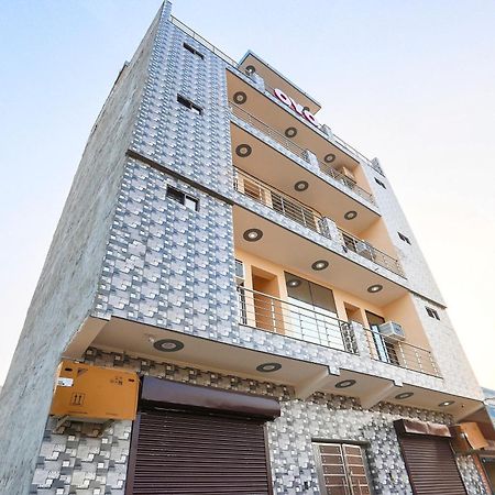 Hotel O Royal Villa 古尔冈 外观 照片